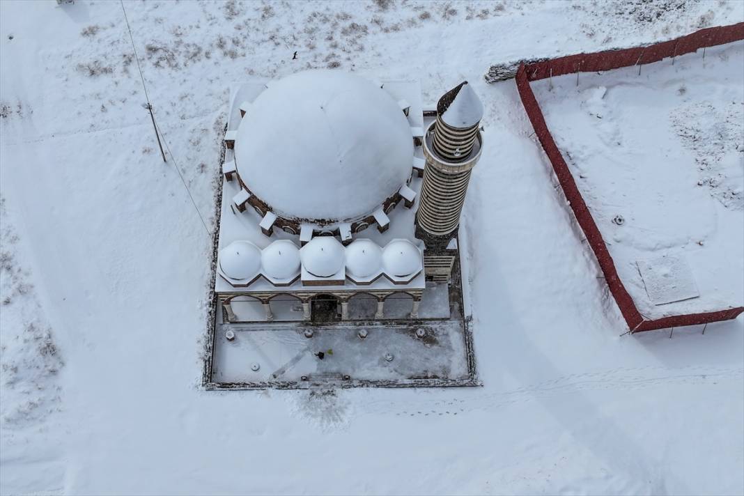 Tarihi yapılar karla kaplandı 6